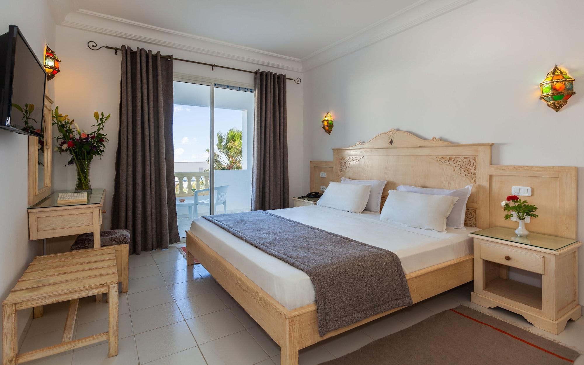 Zodiac & Aqua Park Hotel 4*